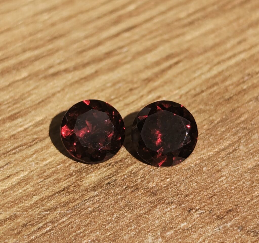 Jewelry garnets
